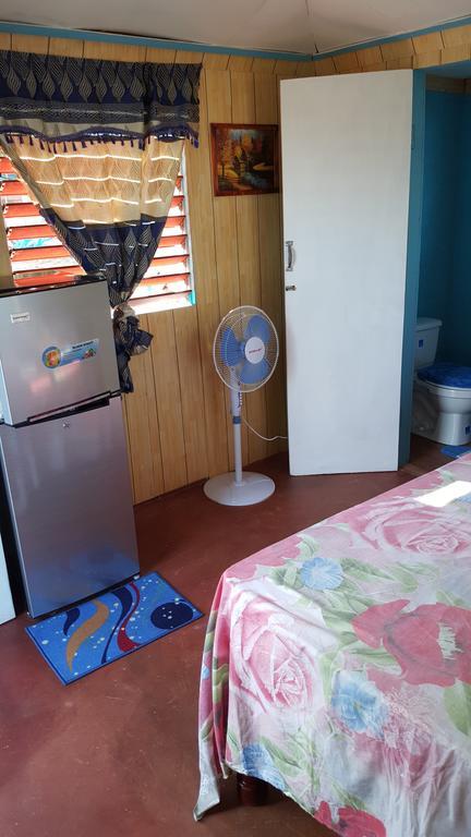 Waikiki Guest House Treasure Beach Kültér fotó